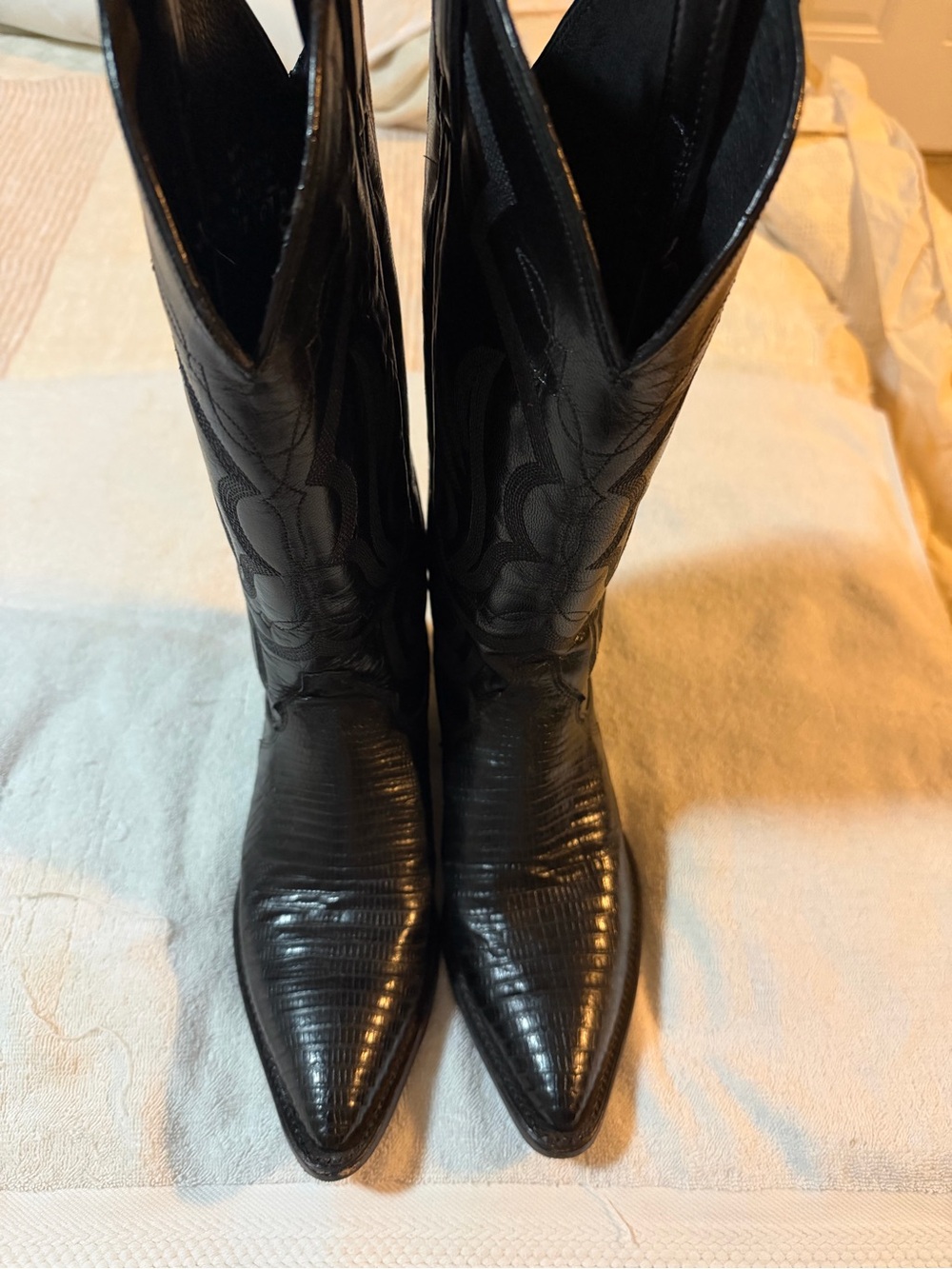 Justin Black Pointed-Toe Western Heeled Boots